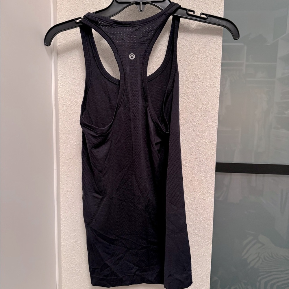 Lululemon Swiftly Tech Racerback Tank Top Hip Length size 4 in Navy Blue
